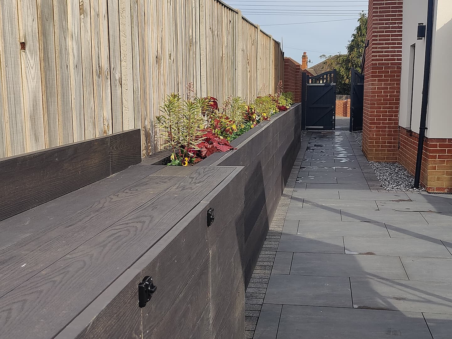 Side-Return Path with Storage Bench and Gate
